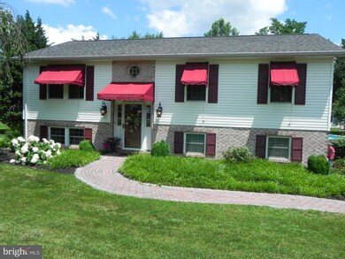 62 Hetzer Dr, Bunker Hill, WV 25413 - photo 2