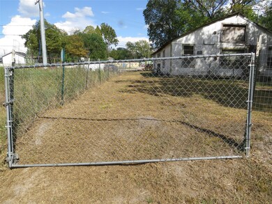 8018 Beckley St, Houston, TX 77088 - photo 6