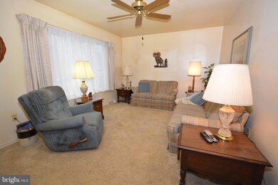 911 Maurice Cir, Stevens, PA 17578 - photo 3