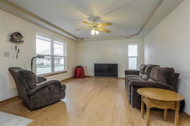 510 S Poseidon Way, Raymore, MO 64083 - photo 3