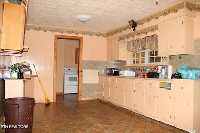 554 Mary Cromwell Rd, Jamestown, TN 38556 - photo 6