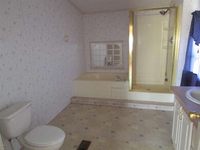 7 Master Bathroom