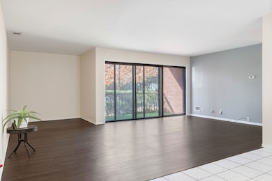 Farmingdale Terrace unit 103, Darien, IL 60561 - photo 3