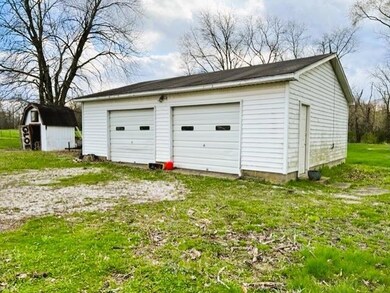 1574 7th St SE, Linton, IN 47441 - photo 4