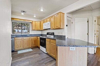 Kitchen (2)