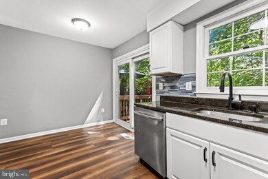 3724 Angelton Ct, Burtonsville, MD 20866 - photo 7