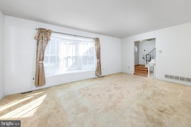 8 Framingham Rd, Beverly, NJ 08010 - photo 3