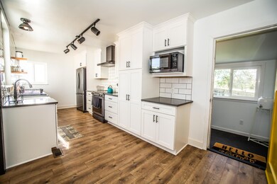 2562 Old Eureka Way, Redding, CA 96001 - photo 6