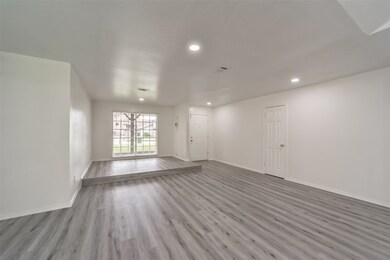 8015 Green Lawn Dr, Houston, TX 77088 - photo 6