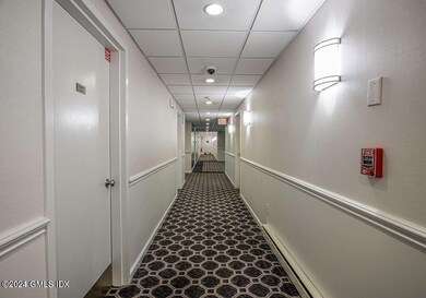 Greenwich Green unit 101, Old Greenwich, CT 06870 - photo 5