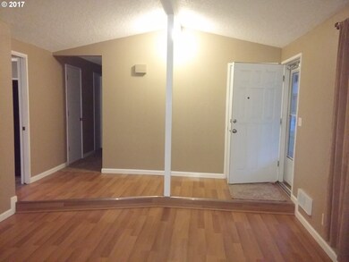 6413 NE 52nd St, Vancouver, WA 98661 - photo 3