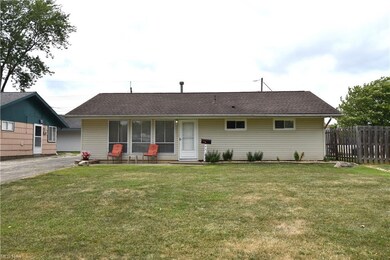 4214 Meadow Ln, Lorain, OH 44055 - photo 2