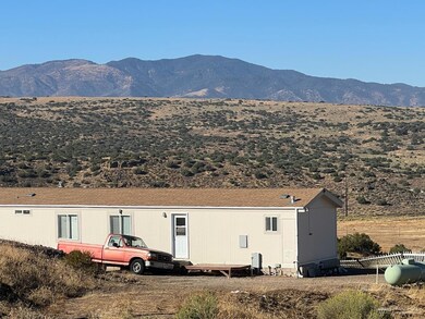 10656 Pretoria Rd, Tehachapi, CA 93561 - photo 2