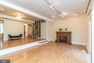 151 Bourbon Ct, Parkville, MD 21234 - photo 7