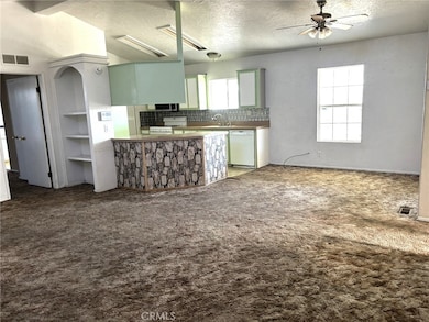 20843 Waalew Rd unit C4, Apple Valley, CA 92307 - photo 7