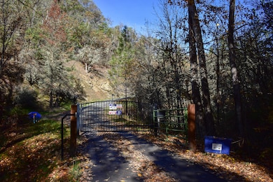 1379 Humbug Creek Rd, Jacksonville, OR 97530 - photo 3