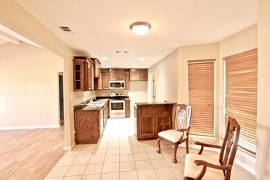 2321 Hedgerose Ln, Bay City, TX 77414 - photo 3