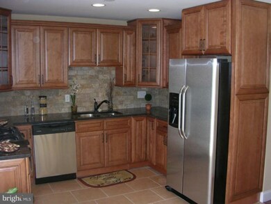 1372 Harford Square Dr, Edgewood, MD 21040 - photo 3