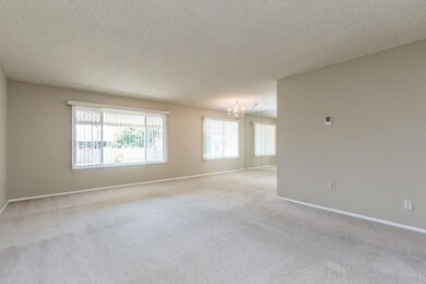 10717 W Hutton Dr, Sun City, AZ 85351 - photo 3