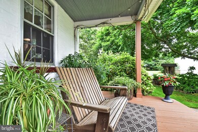 586 Laudermilch Rd, Hershey, PA 17033 - photo 2