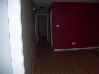 207 W Redwood Dr, North Platte, NE 69101 - photo 2