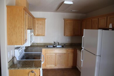 481 W Park St, Grants Pass, OR 97527 - photo 3