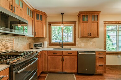 1117PioneerDr_00021