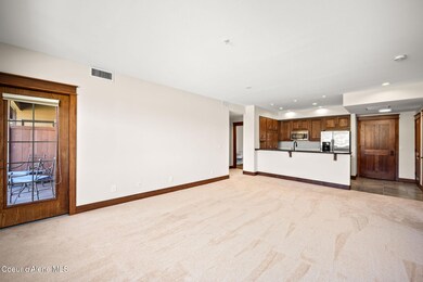 2151 N Main St, 226
