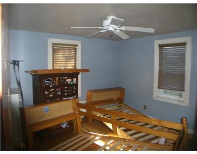 15 Suffolk Ave, Pawtucket, RI 02861 - photo 6