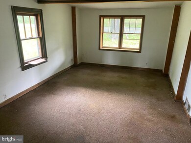14622 Winchester Grade Rd, Berkeley Springs, WV 25411 - photo 3