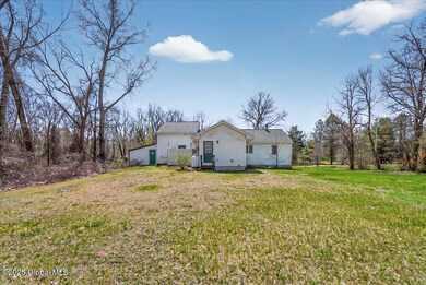12-15 Ruby Ln-12