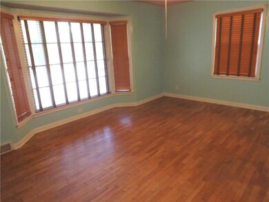 ANOTHER VIEW OF SPACIOUS LR