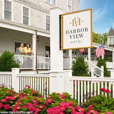 Front entrance to the hotel