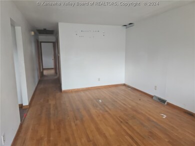 321 17th St, Dunbar, WV 25064 - photo 3