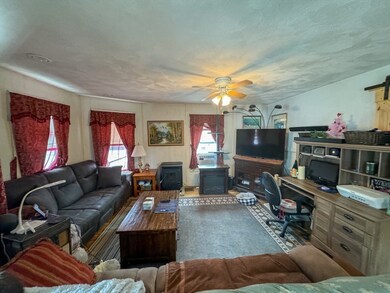 72 Clarendon Ave, Lynn, MA 01902 - photo 4