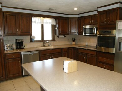 24 Hickory Dr, Dudley, MA 01571 - photo 7