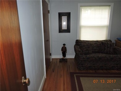 Bedroom / Den