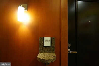 717 President St unit 702, Baltimore, MD 21202 - photo 3