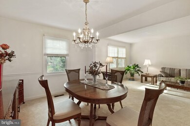 5904 Dorchester Way, Rockville, MD 20852 - photo 4