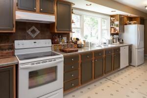 107 E Vernon St, Grand View, IA 52752 - photo 3