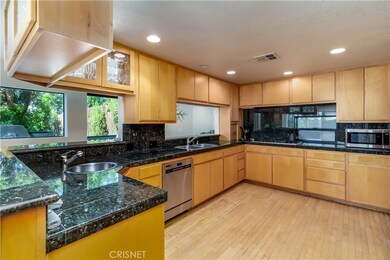 5176 Llano Dr, Woodland Hills, CA 91364 - photo 7