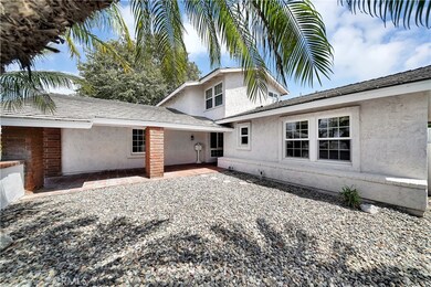 Huge Private Courtyard Entry
