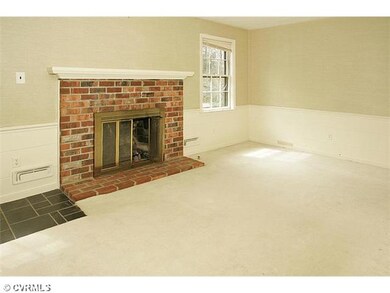 Den/Family/Great Room - Family Room w/Brick Wood B