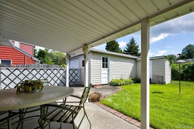 35 Vernon St, Plainview, NY 11803 - photo 7