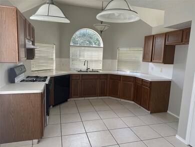 4501 Stonebridge Dr, Pearland, TX 77584 - photo 4