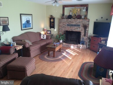 347 Ronald Dr, Greencastle, PA 17225 - photo 4