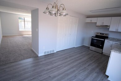 2000 Brookhurst St unit 32, Medford, OR 97504 - photo 4