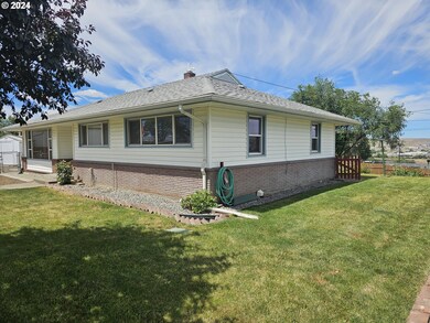 1721 SW Hailey Ln, Pendleton, OR 97801 - photo 3