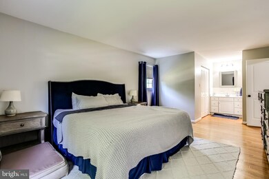 121 Hillside Rd, Catonsville, MD 21228 - photo 3