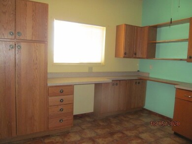 1310 Ridgecrest Ct, Alamogordo, NM 88310 - photo 2